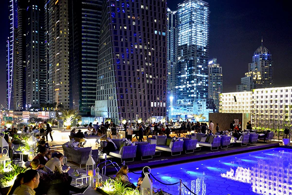 The vibrant nightlife of Dubai Marina 